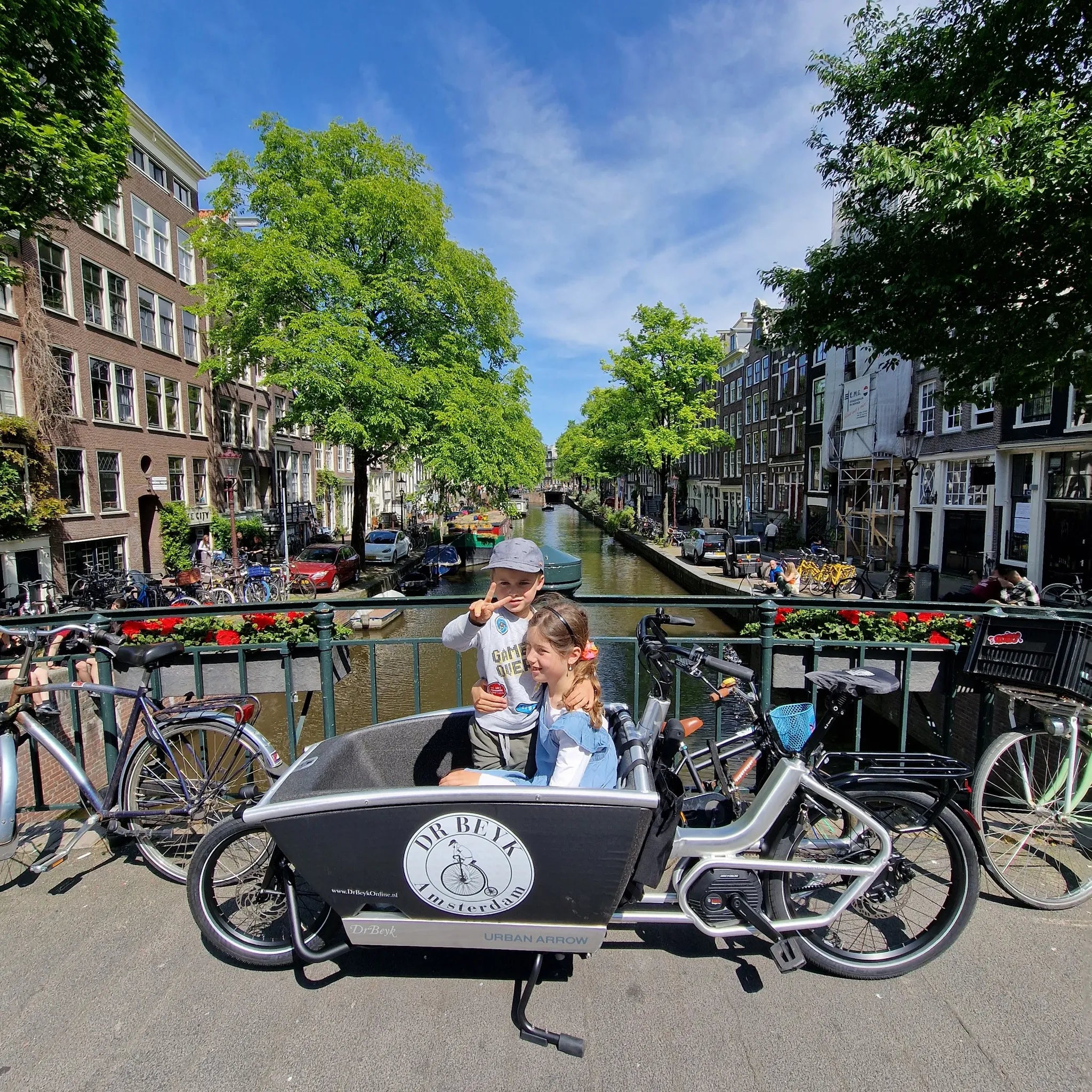 lastenfahrrad amsterdam Urban Arrow Family Rental – All-Inclusive
