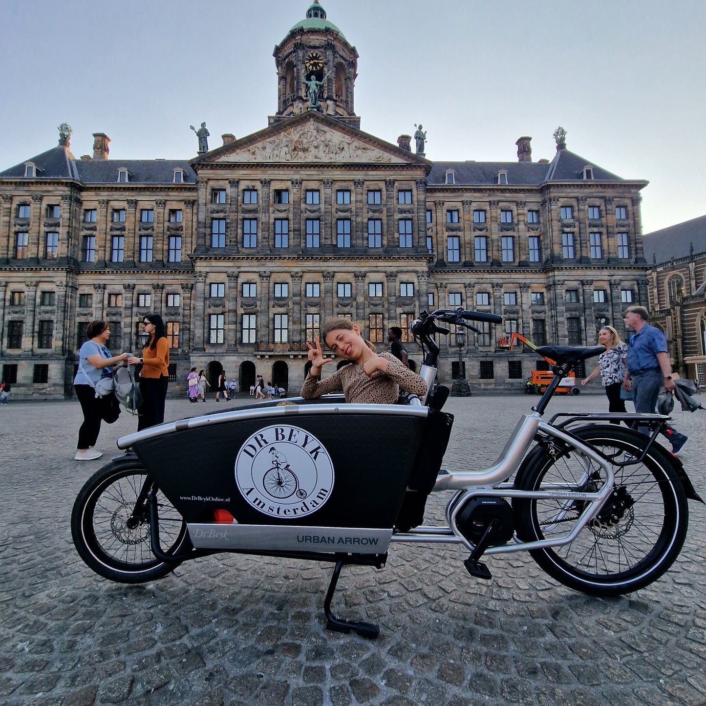 rent a Urban arrow cargobike rental